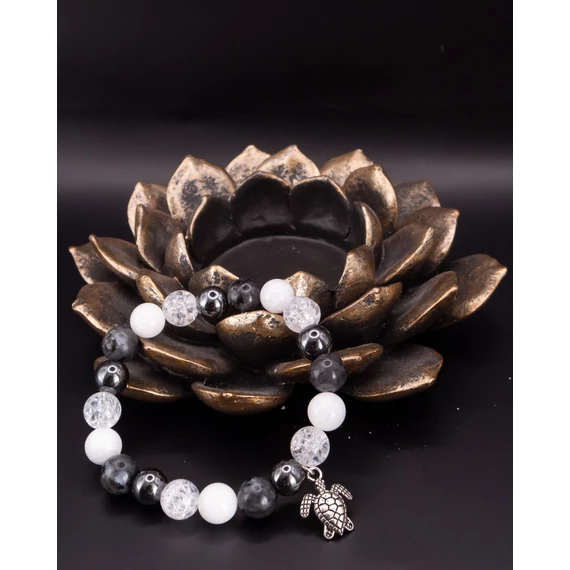 NAYEN ásványkarkötő (8mm - larvikit, hematit, roppantott hegyikristály, fehér jáde, ezüst teknős medál)